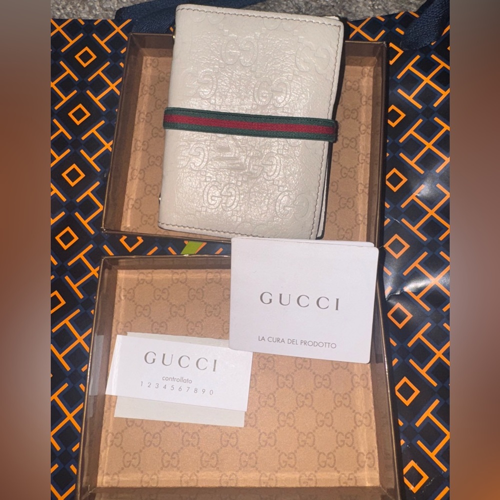 Authentic Gucci Cream Leather Card Holder